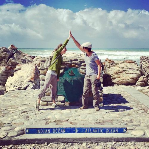 Birgit und Stefanie am südlichsten Punkt des afrikanischen Kontinents: Kap Agulhas